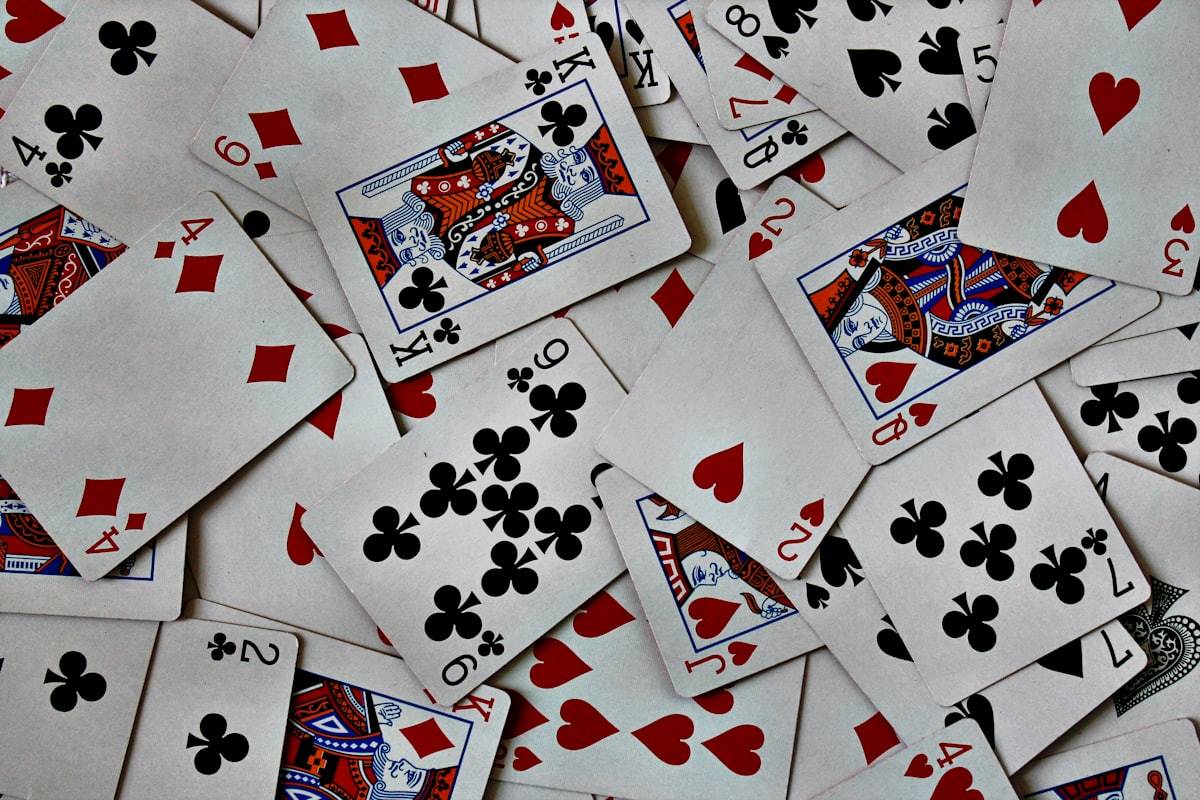 Ilustrasi artikel: Varian Poker Populer dan Karakter Masing-Masing